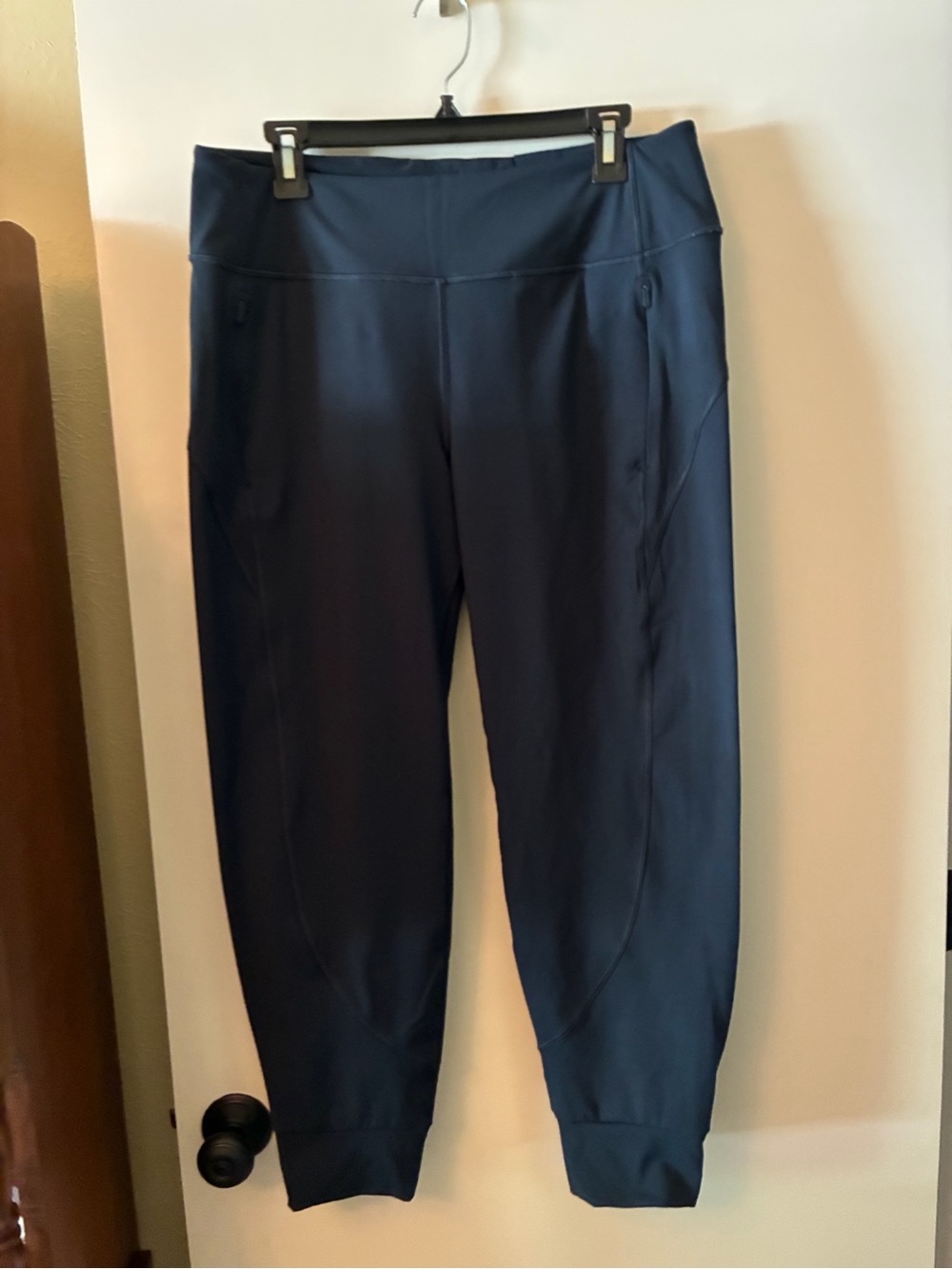 Athleta Rainier Jogger size Large navy